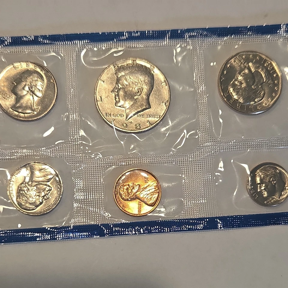 Juego P&D 1981 sin circular como nuevo con 13 monedas de Estados Unidos y sobre OGP Foto 2 de 4