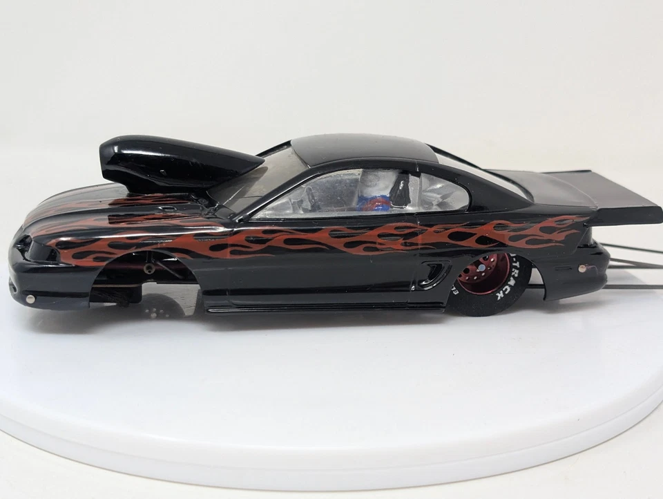 Coche Ranura Carreras de Arrastre Escala 1/24 1/25 - Ford Mustang con Driver - PROBADO Funcionando Foto 4 de 4