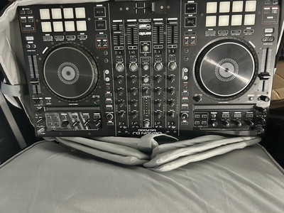 Denon DJ MC7000 Serato 4-Channel 2-Deck DJ Controller w/ Hard Flight Case