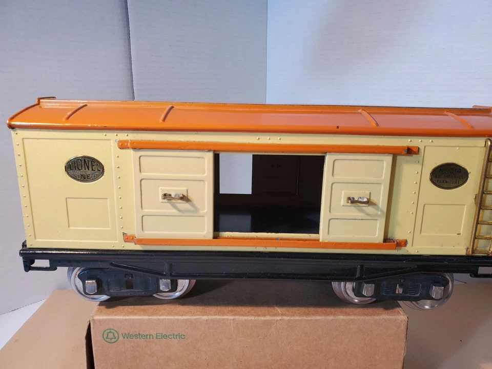 Pegatina Lionel Standard Gauge 214 Auto Furn Boxcar Pre-Guerra Original Crema/Naranja Foto 2 de 4