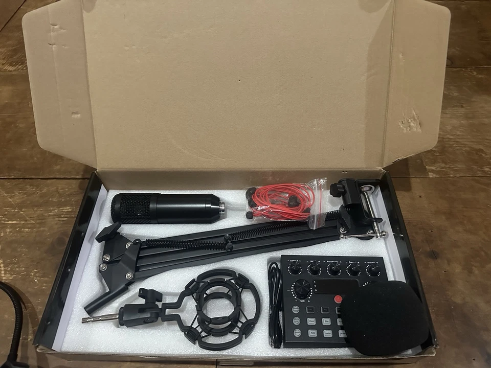 Professional Podcast Equipment Bundle - Sound Card - Recording & Broadcasting - Image 3 of 4