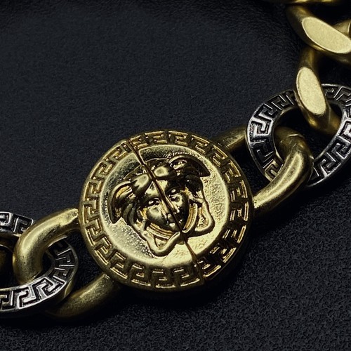 Versace Gold Rope Chain Medusa Queen Lock Designed Bracelet - Picture 2 of 5