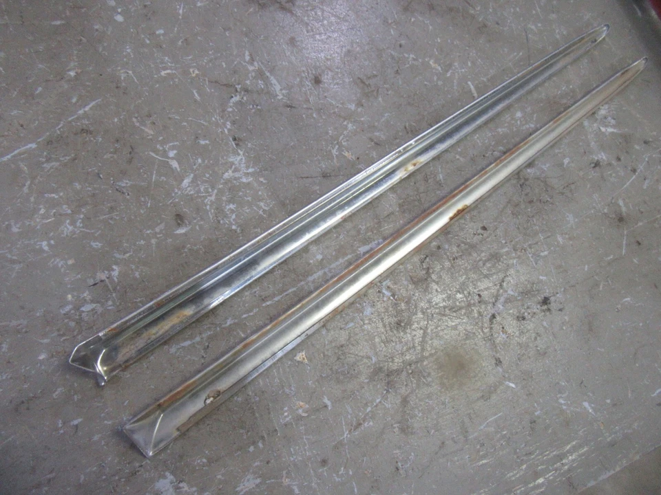 1961 Mercury Meteor 600 外部前挡泥板装饰成型长矛 — 第 3/4 张图片