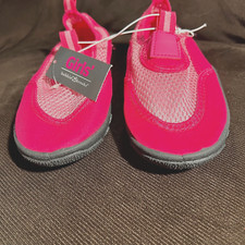 New w/Tags Girl's Pink Water Shoes Sz 2/3 Microfiber Stretch Mesh Rubber Soles