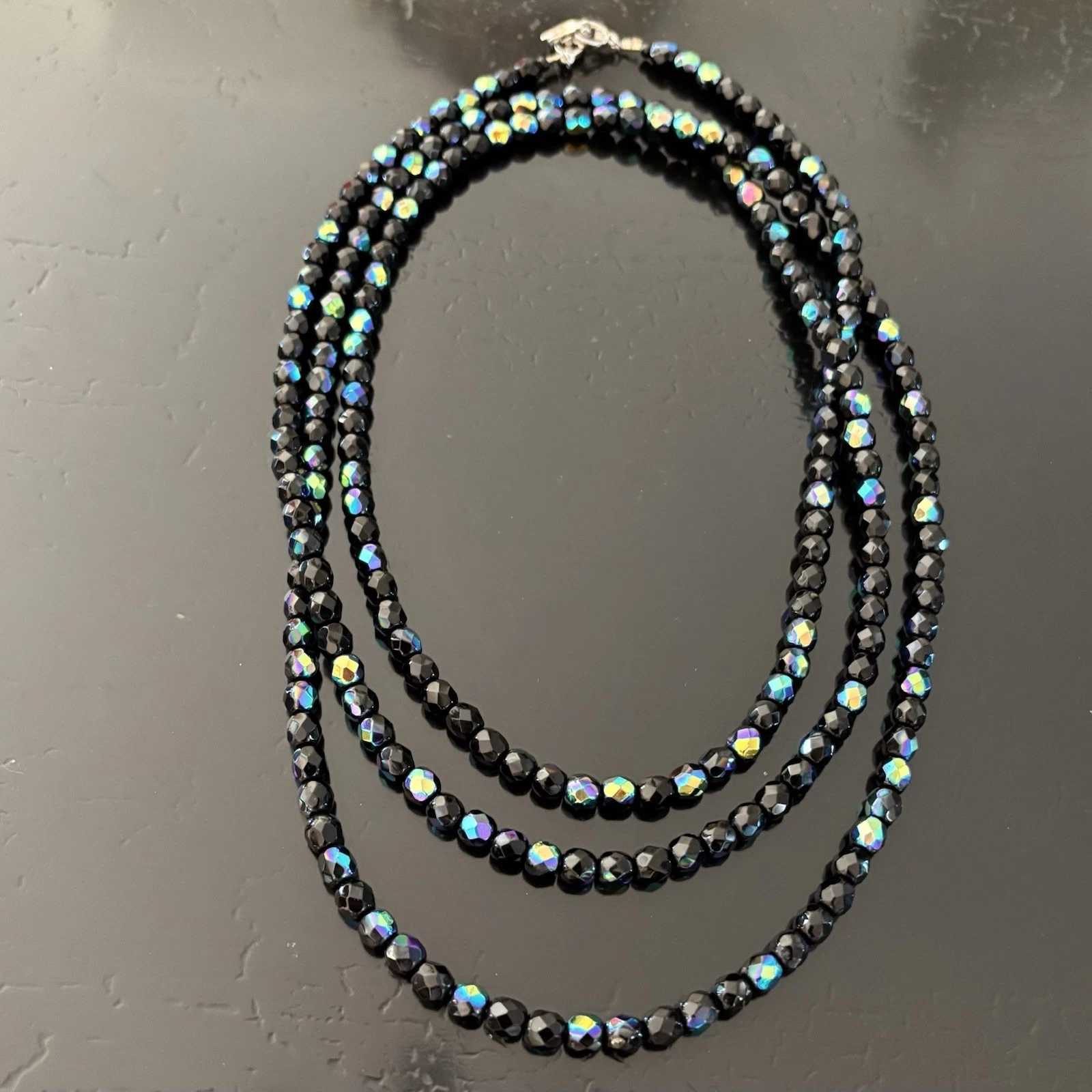 Collana Vintage Givenchy Nero Iridescente Vetro Perline 52"