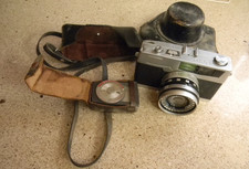 Vintage Petri 35mm Camera in Leather Case, made in Japan - untested