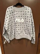 Fila Women  s Gray All Over Logo Print Crew Neck Plus 3x Cropped Sw