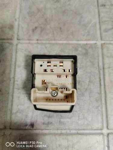 TOYOTA PRIUS Hatchback W2 Spiegeleinstellschalter 183574 1.50 18232833