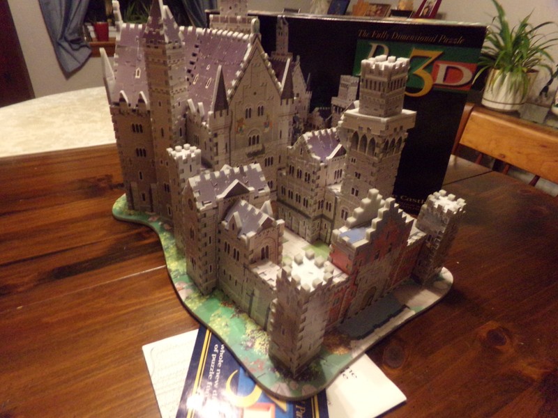 Puzz 3D. Milton Bradley. Alpine Castle. 1994