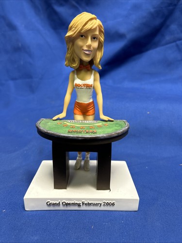 Hooters Girl Dealer Bobble Head Grand Opening Las Vegas 2006, 2996 of 3500