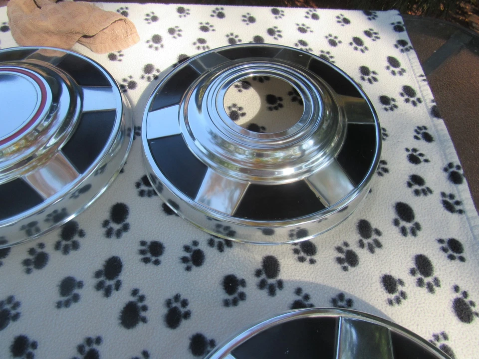 Calotas 4 GMC corpo quadrado 12 polegadas diâmetro para K2500 tração nas 4 rodas 3/4 toneladas - Imagem 2 de 4