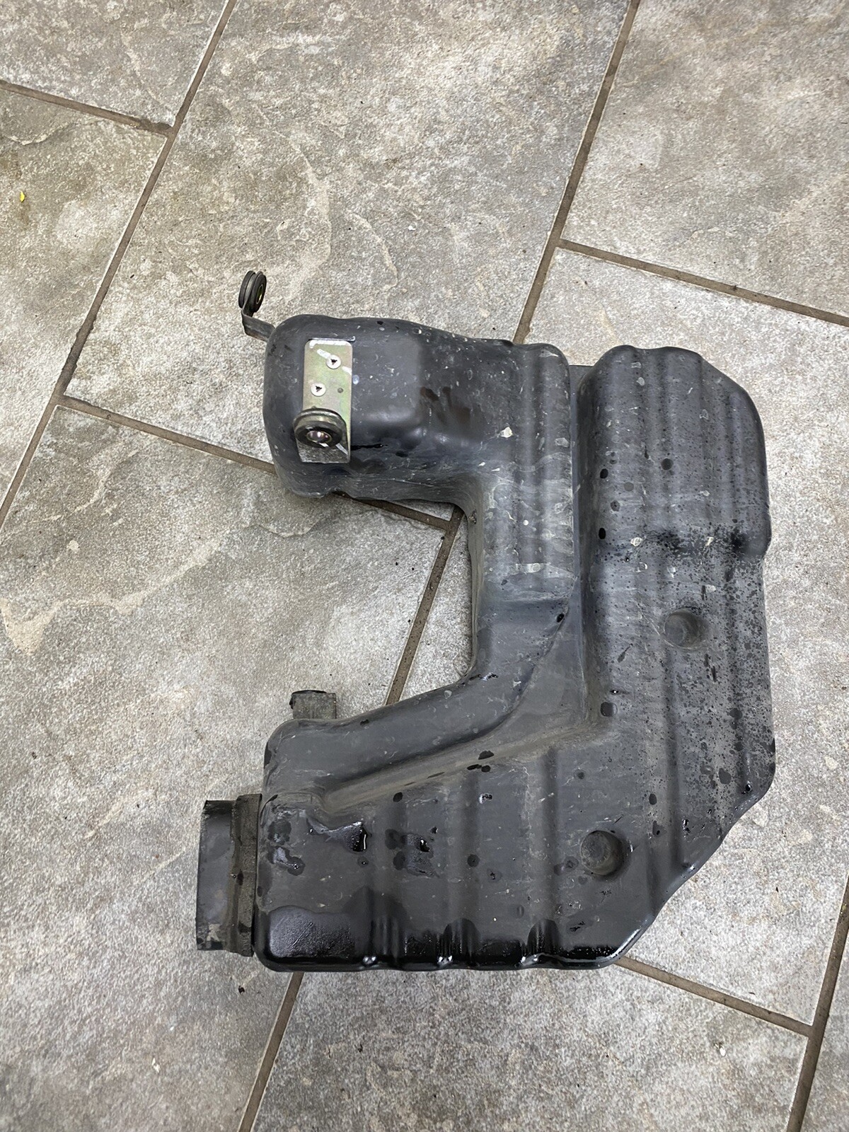 MN156773 Air Resonator 2.4l 4 Cylinder 2007 Mitsubishi Eclipse R  