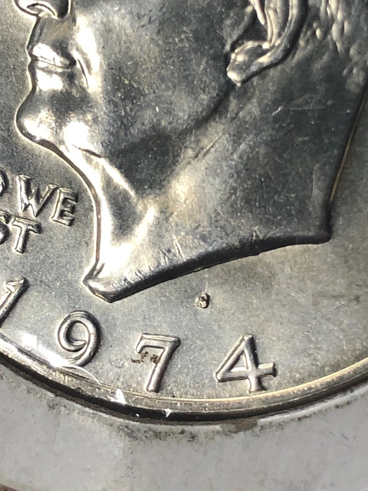 1974 S Silver Clad Eisenhower Dollar Uncirculated With Gold Tone - Image 4 of 4