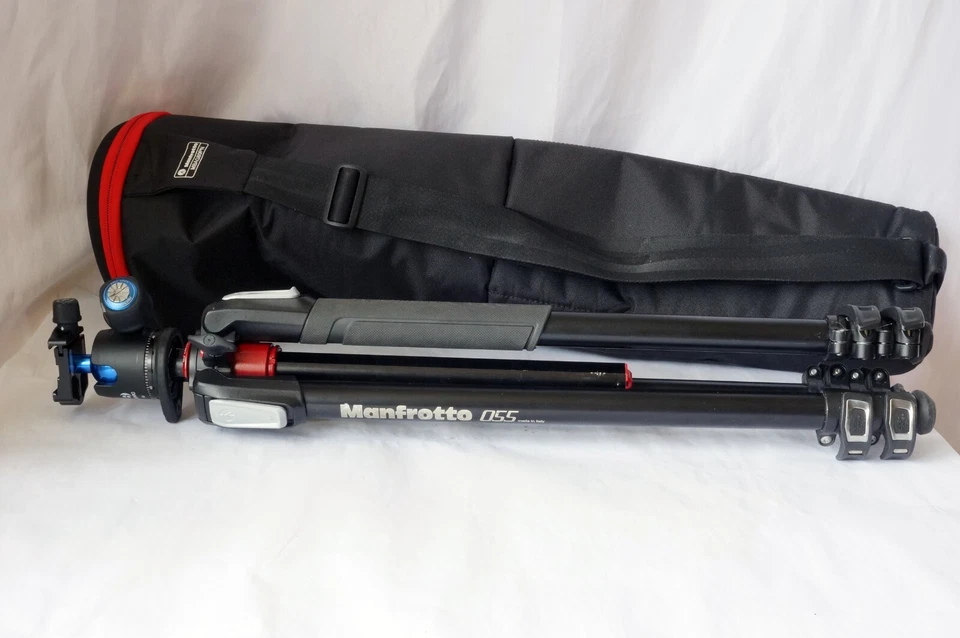 Manfrotto MK055XPRO3-3W Aluminum Tripod with G2 Ball Head and Padded Tripod Bag - Image 4 of 4