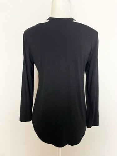 Blusa Top Mujer Amaryllis Talla S Negra Corte Cuello en V Mangas Largas - Imagen 7 de 12