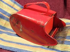 VINTAGE , OLDER  , RED COLOR METAL BERRY PICKER MARJA MAIJA FINLAND FINNISH