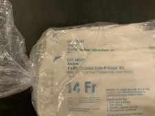 40 CareFusion AirLife 4894T Tri-Flo Suction & Glove Kit