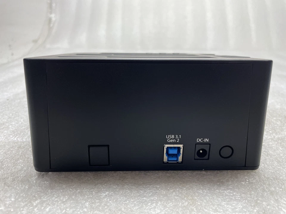 StarTech.com SDOCK2U313R Standalone Hard Drive Duplicator Dual Bay HDD/SSD USB - Image 3 of 4