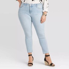 Ava  Viv Women's Mid Rise Skinny Jeans Acid Wash Blue Size 26