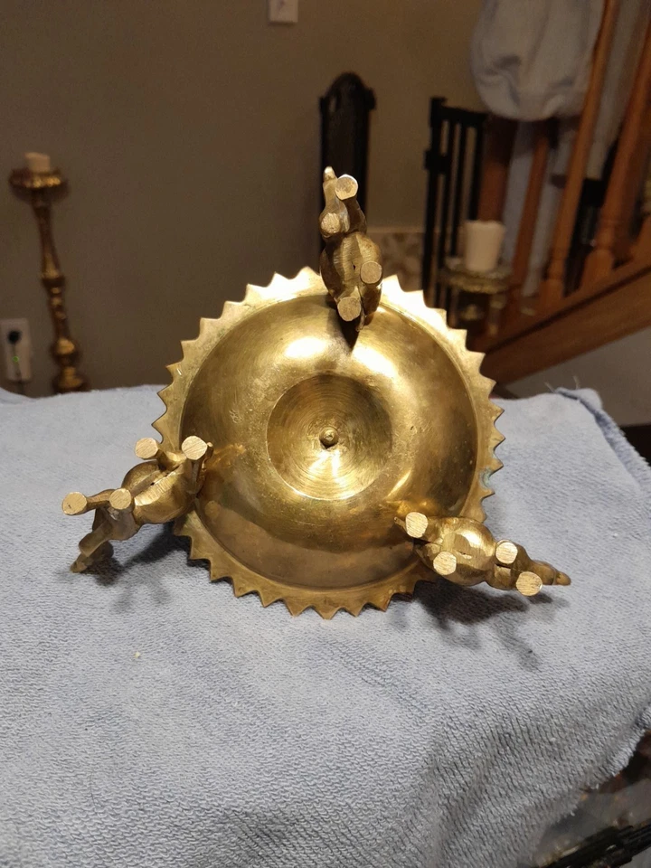 Seis cuencos mágicos islámicos indo persas mogoles de latón en relieve antiguos/de colección patinados  Foto 4 de 4