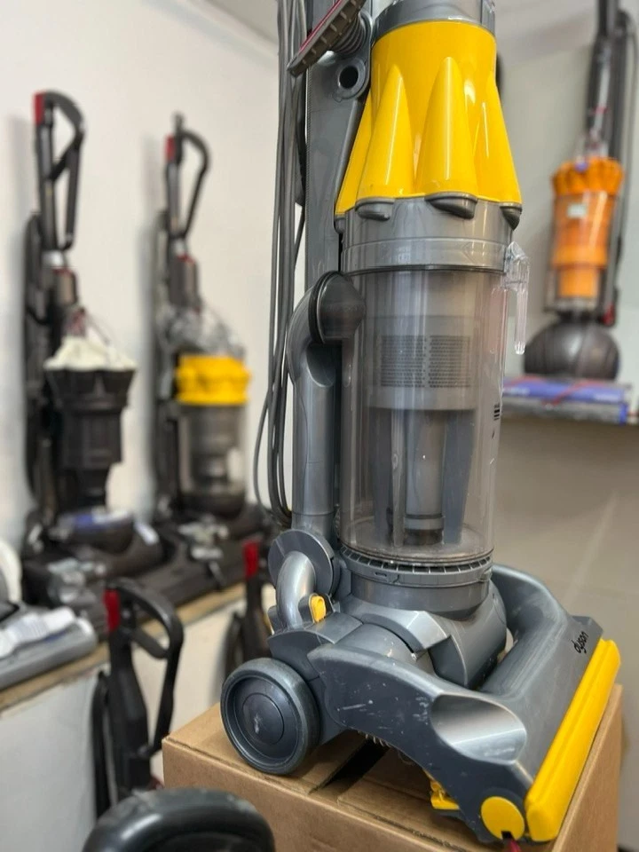 DYSON DC07 ORIGIN ANIMAL VACUUM CLEANER + NEW FILTERS AND NEW ROLLERBRUSH FITTED - Image 4 of 4