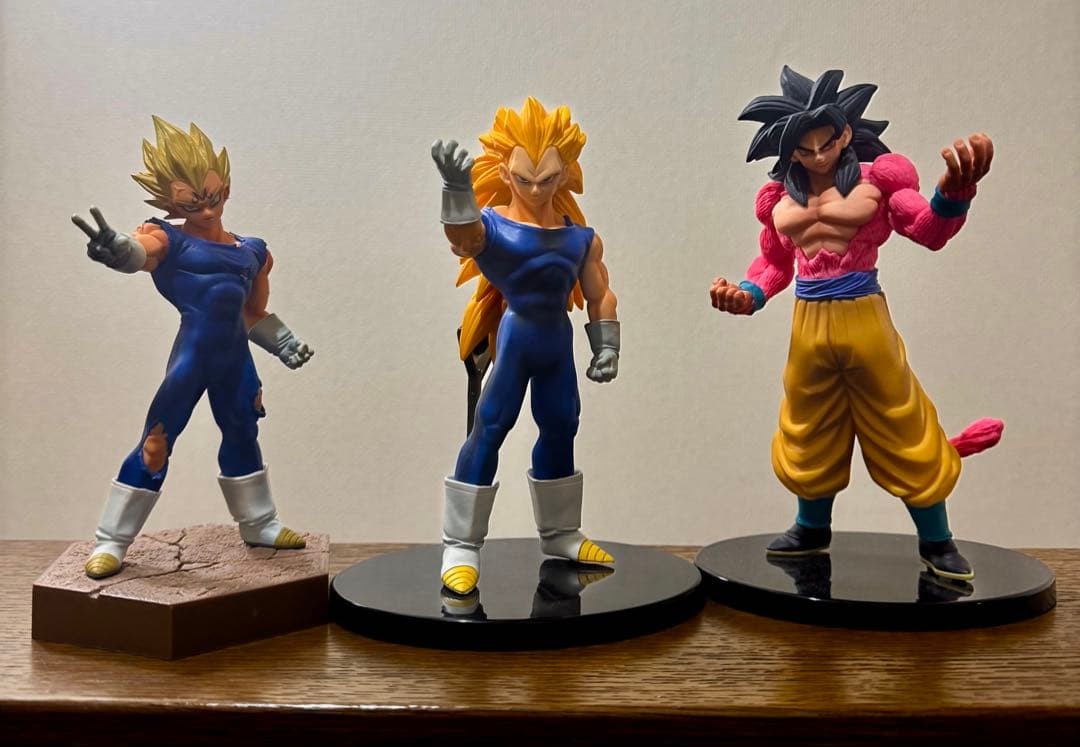 Dragon Ball DXF Figure Majin Vegeta SSJ3 Vegeta SSJ4 Goku
