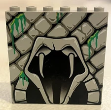 LEGO 4730 Light Gray Brick Wall 1x6x5 With Slyrherin Snake w/ Fangs  3754pb03