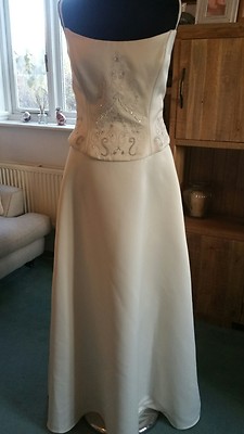 Nagelneues Brautkleid Gr. 10