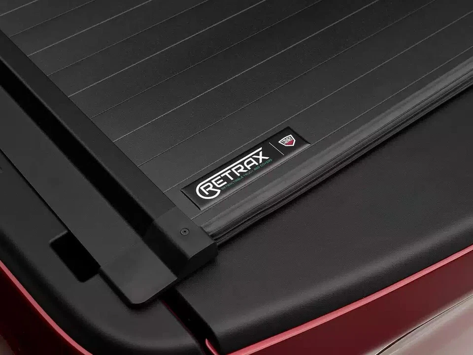 Retrax IX Tonneau Cover Fits 2020-2024 Silverado/Sierra 2500HD/3500HD 6'9" Bed Foto 2 de 4