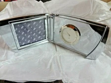 BRAND NEW University Of Chicago Picture Frame and Quartz Clock FREE SHIPPING !!!