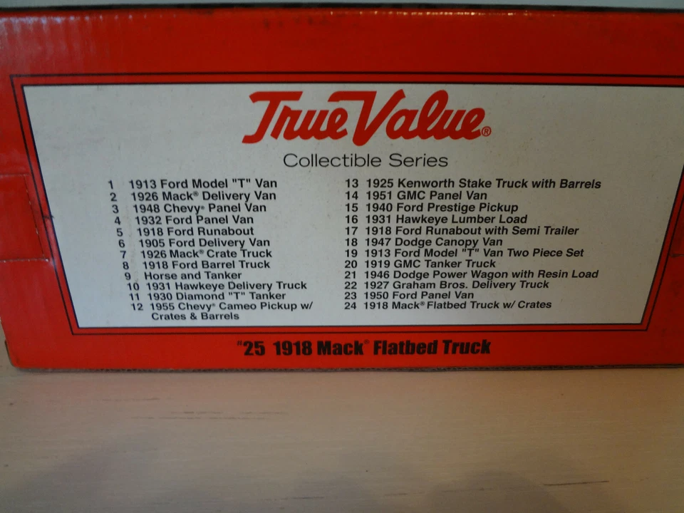 Camión de plataforma plana Mack 1918 Ertl Collectibles TrueValue escala 1/33 Foto 3 de 4