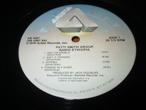 PATTI SMITH GROUP RADIO ETHIOPIA LP NM NEAR MINT US ARISTA VINYL CLASSIC ROCK - Picture 4 of 4