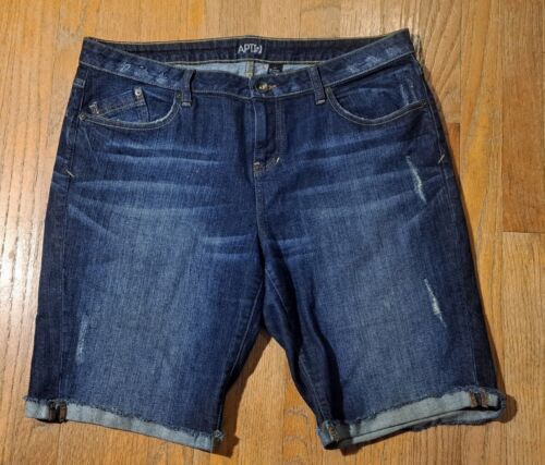 Apt 9 Womens Jean Shorts Bermuda Size 14 Blue Denim Distressed Stretch Cuffed