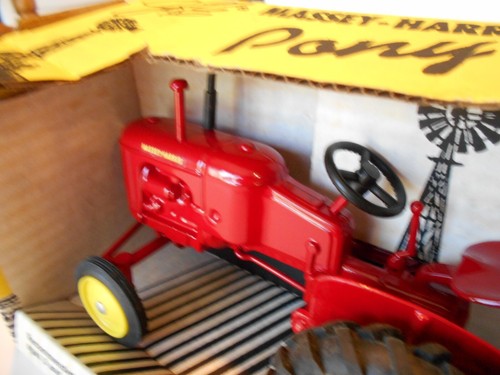 Vintage 1989 Scale Models 1:16 Scale Massey Harris Pony Tractor, #FT-0802, NIB - Picture 11 of 14