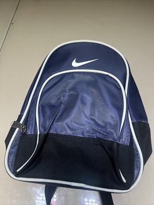 14 x 11 x 5 backpack nike Amazon.com | DD0559 Elemental Sports unisex-adult black/black/white 1SIZE It has a separate padded laptop compartment to help keep your tech safe and organised Nike Varsity Elite Basketball Shoe