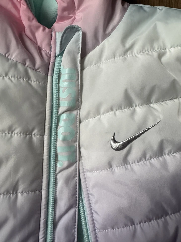 Nike Girls Gradient Puffer Jacket 6 (5–6 Yrs / 110–116 cm) - Image 4 of 4