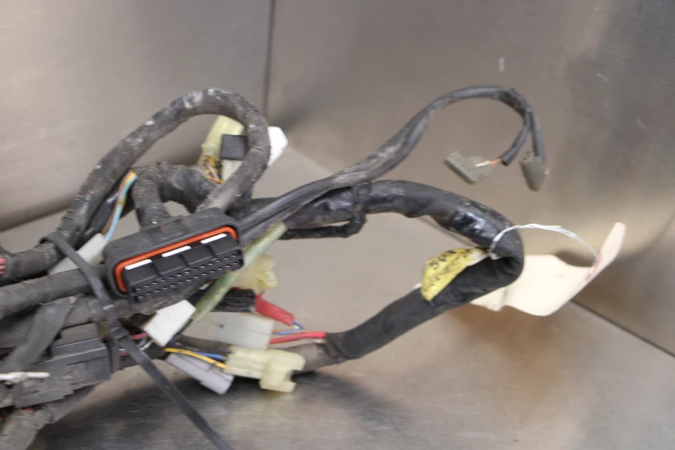 04-09 YAMAHA FZ6 MAIN ENGINE WIRING HARNESS MOTOR WIRE LOOM 5VX-82590-10-00 Foto 4 de 4