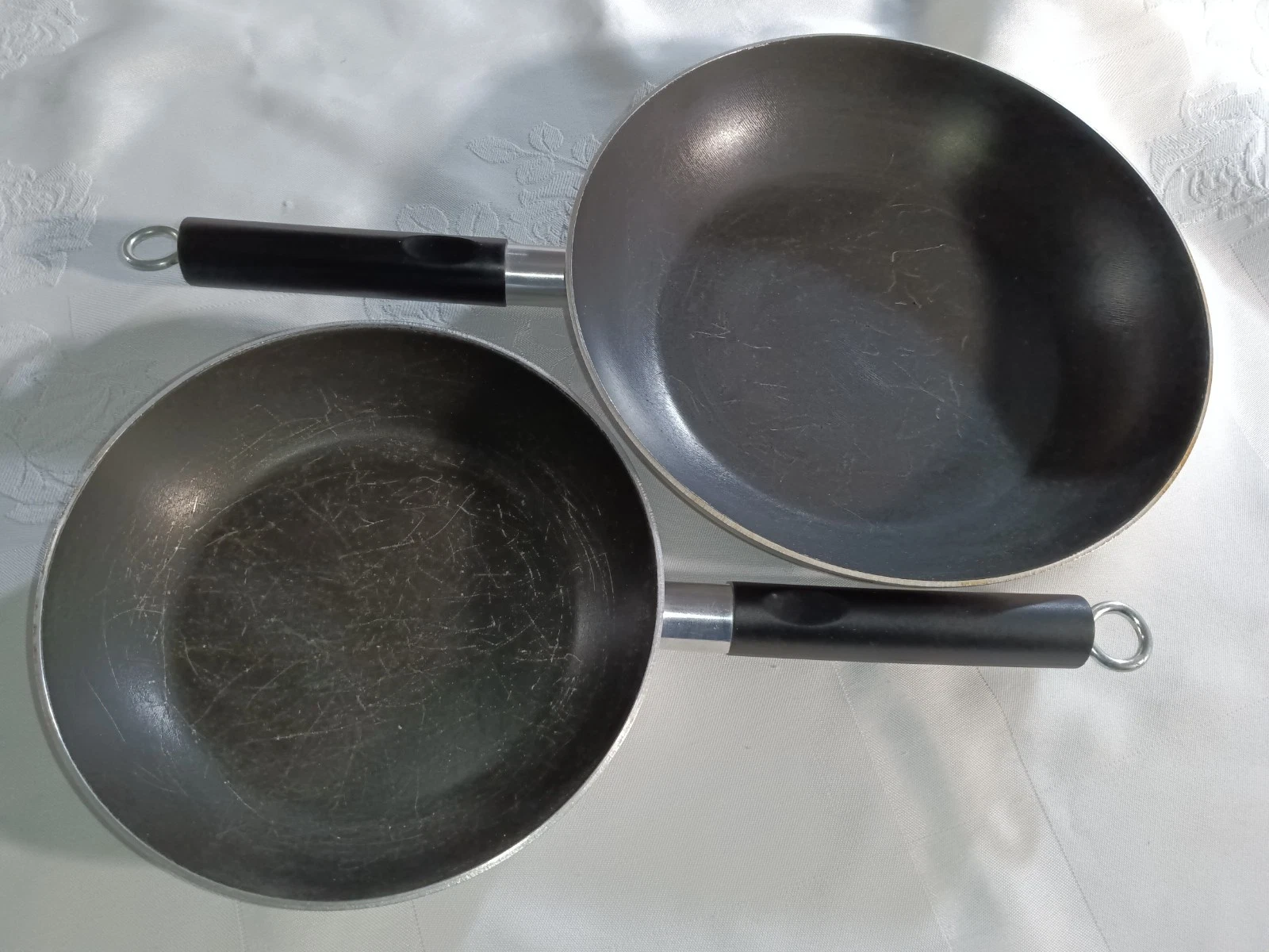 Non Stick Frying Pan Set, 2 piece 8" & 10" Used Vintage 2 Pans w/ Handles