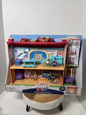 Disney Junior Muppet Babies Schoolhouse Playset 13 Pieces W/ Kermit Figurine