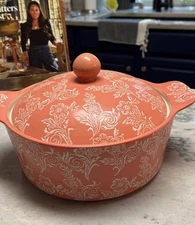 Blue Harbor Stoneware 1.5 Quart Round Casserole Bowl. With Lid.