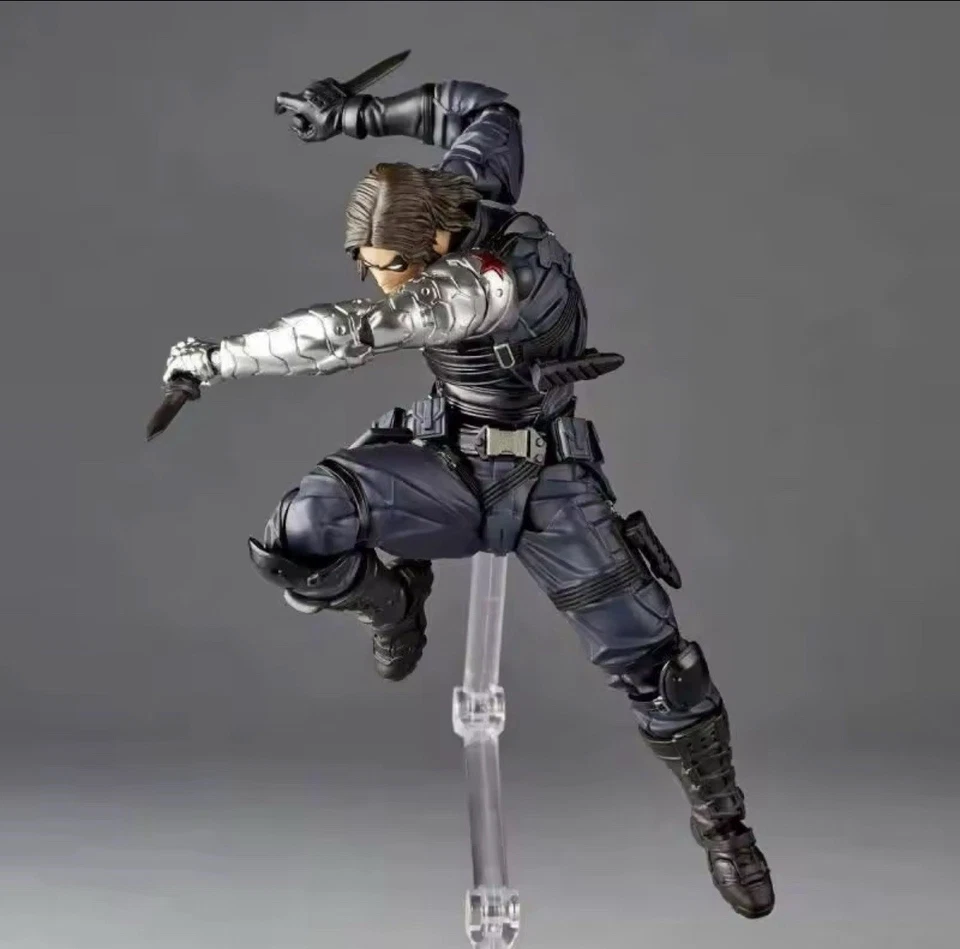 Figura de acción Revoltech Yamaguchi Capitán América Winter Solider Bucky Barnes Foto 3 de 4
