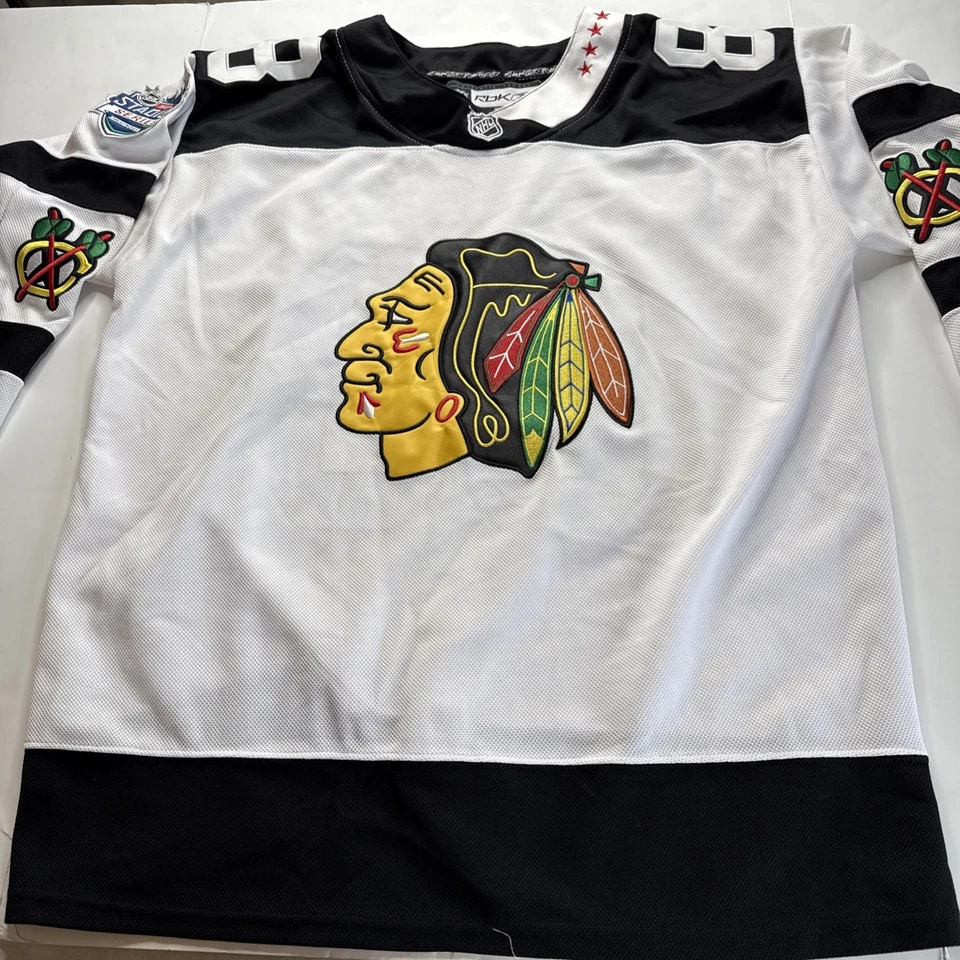 Camiseta masculina Chicago Blackhawks 2016 Stadium Series Patrick Kane Reebok tamanho 54 XL - Imagem 2 de 4