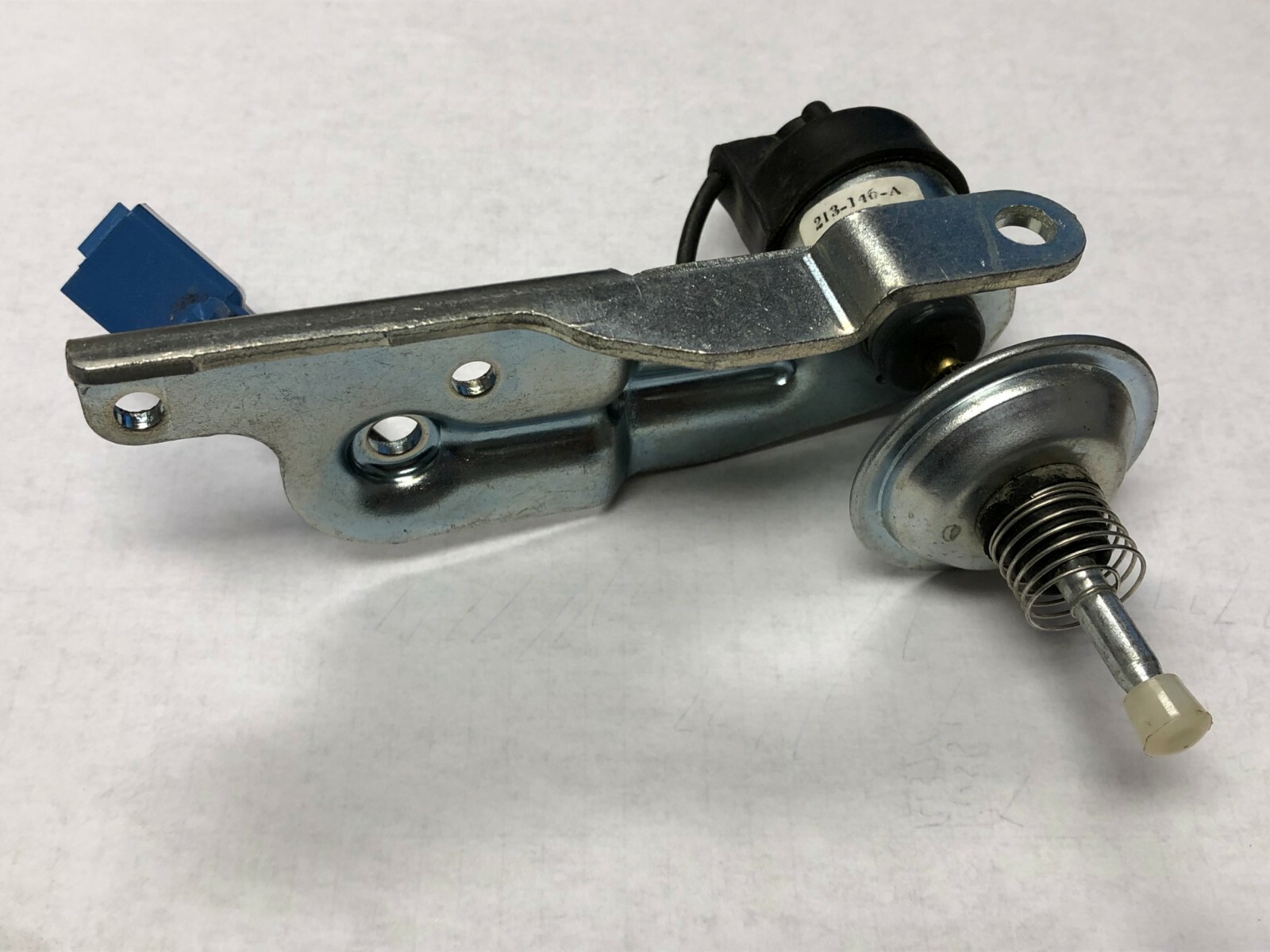 Dashpot W/solenoid For 19821986 Ford 4.9L Carter 1bbl 213146A E2PZ