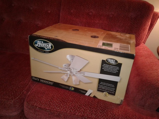 Hunter 52 Mendocino Manor White 5 Blade Ceiling Fan With 3