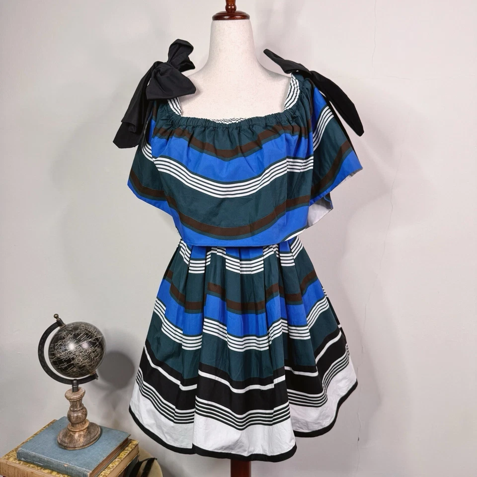 Mini Vestido Fendi Wave Fuera del Hombro Arcos Rayas Nautical Resort 2017 Volantes 4 Foto 2 de 4