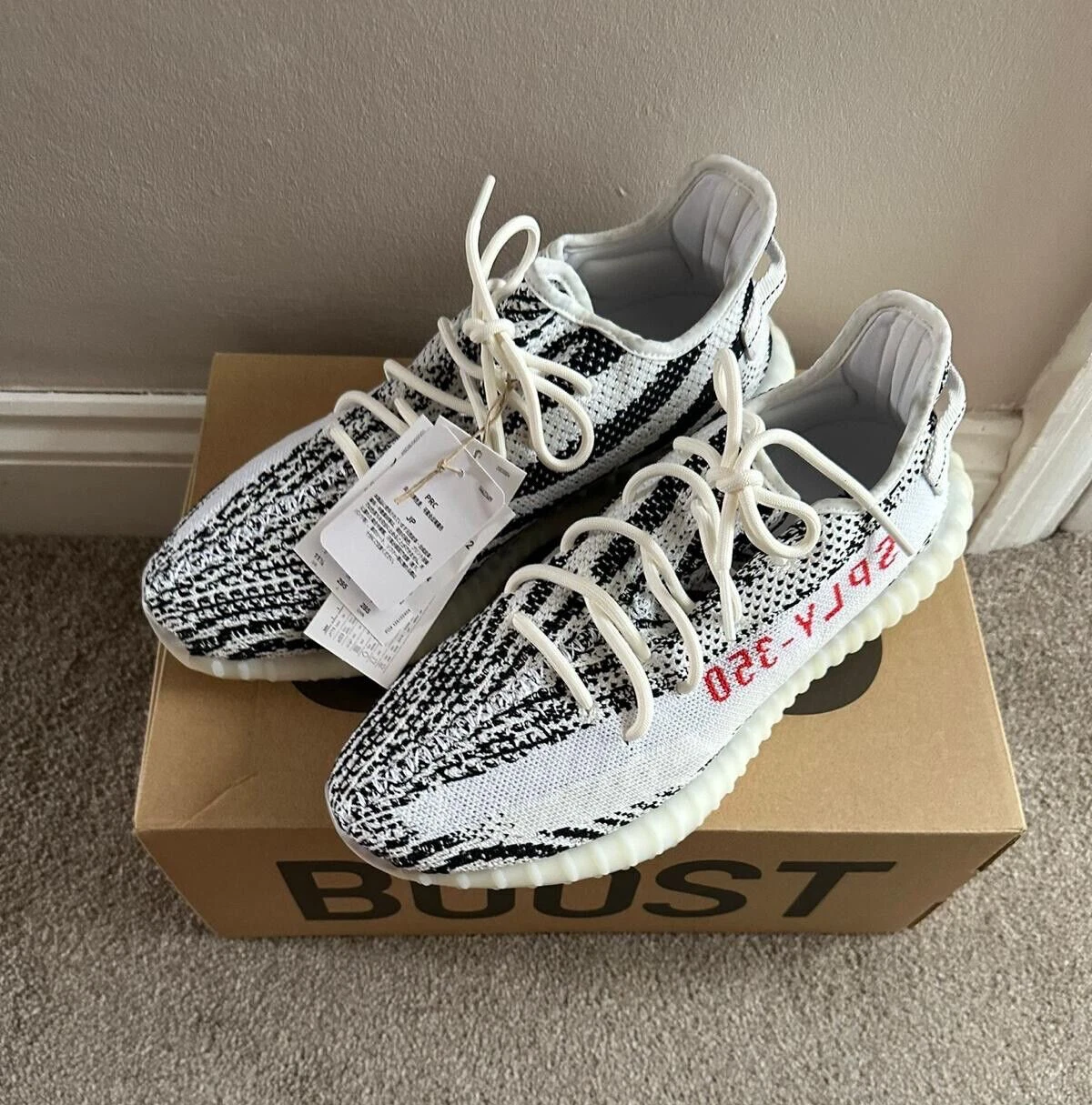 Adidas Yeezy Zebra 350 V2 UK 11 US 12 nuove con scatola