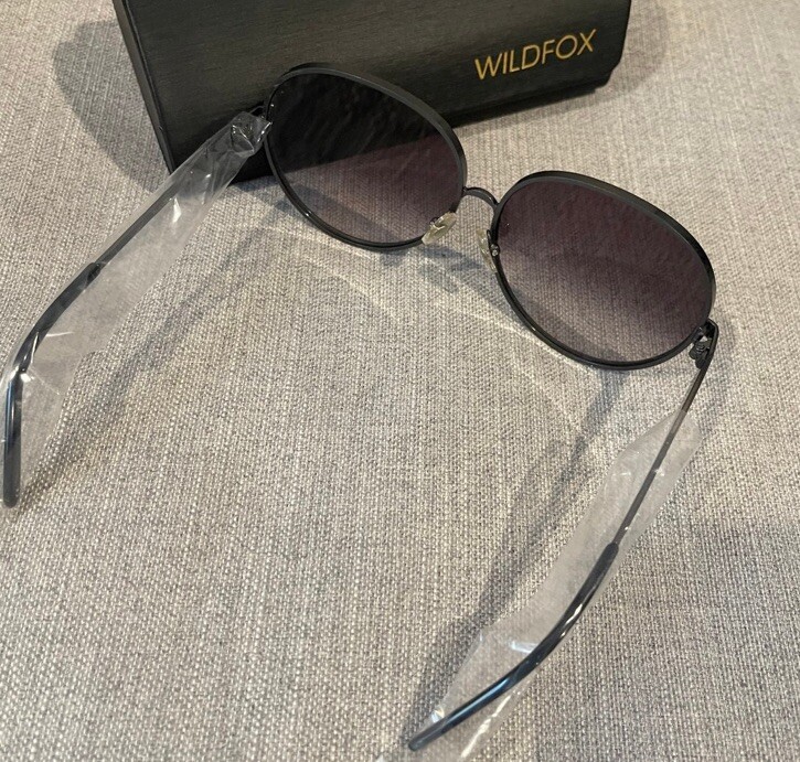 Wildfox Winston Womens Sunglasses w Case Thick White/Cream  display picture 2