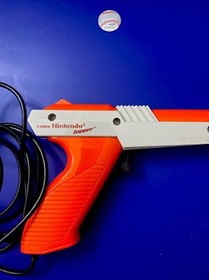 Nintendo NES Zapper Duck Hunt Gun NES-005 OEM Orange Original 1985