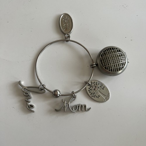 Used Yankee Candle Charming Scents Holder With Mom Love And Tree Life