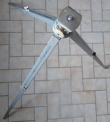 Stabiles Dreibein Stativ JPL -- Arthur Pohl APD 8051 Dresden